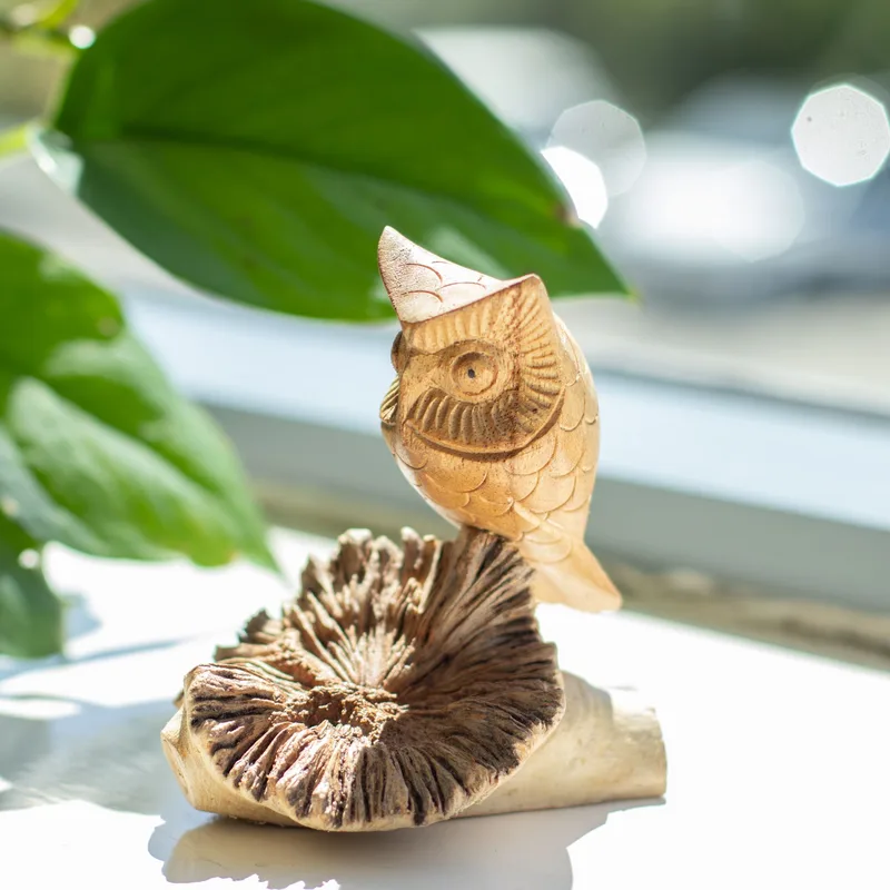 Fatto a mano Parasite Legno Art Carving Owl Watching