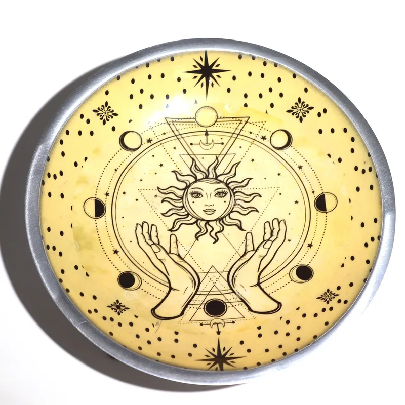 Triple Leg Enamelled Offering Plate Hands & Sun — foto 1