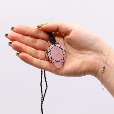 Laced Gemstone Teardrop Pendant - Rosa Quartz — foto 2