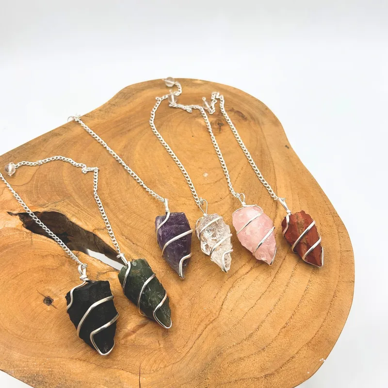 Raw Gemstone Pendulum - Rock Quartz — foto 1