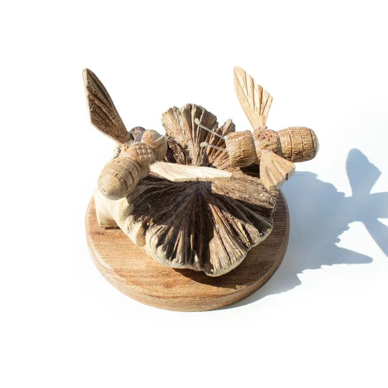 Fatto a mano Parasite Legno Art Carving Bees in The Works — foto 4