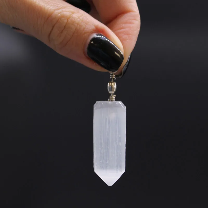 Selenite Obelix Pendent — foto 2