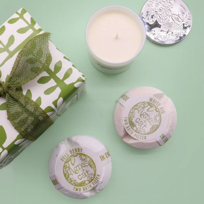 Gift Scatola Rhubarb Candela + Bianco Fig & Fell Berry — foto 1