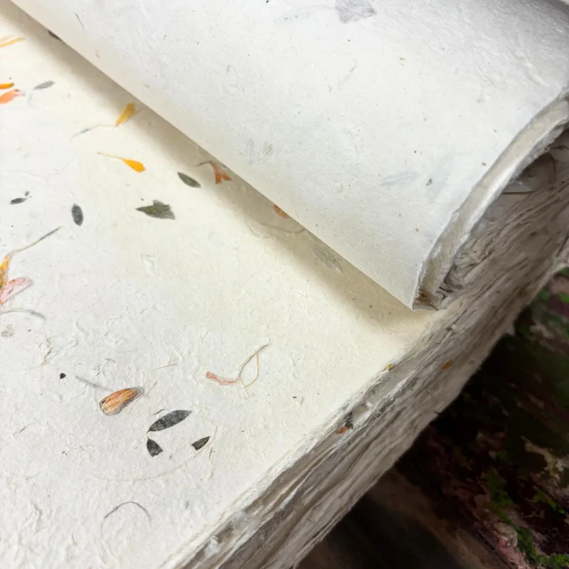 Lokta Craft & Wrapping Paper 51x76cm – Mixed Floral Cotton — foto 1