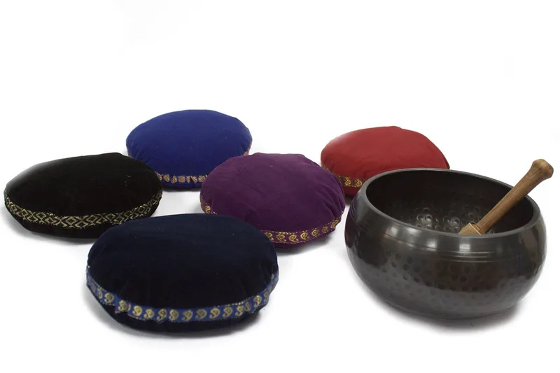 Singing Bowl Velvet Cushion - 11cm — foto 5