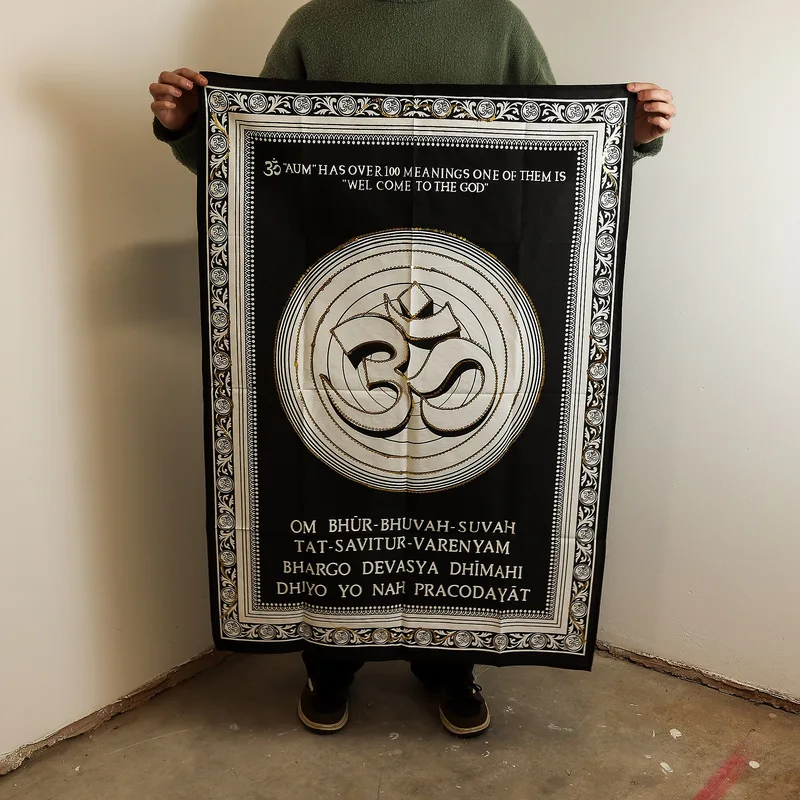 Arte a Muro in Cotone (70x110cm) – Om – Benvenuti nel Paradiso — foto 1