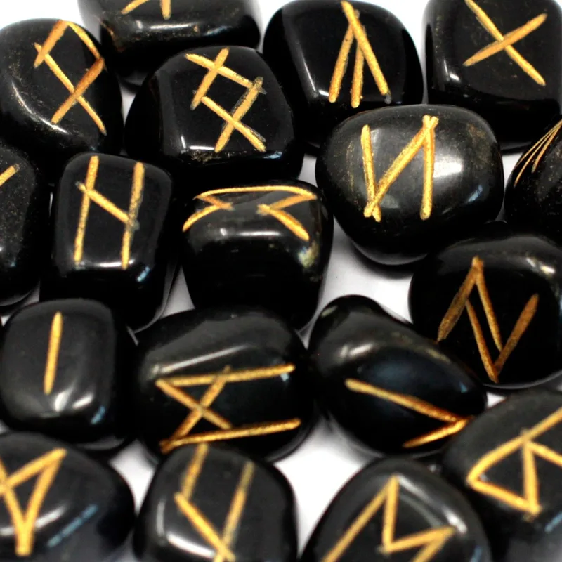 Runes Stone Set in Pouch Nero Agate