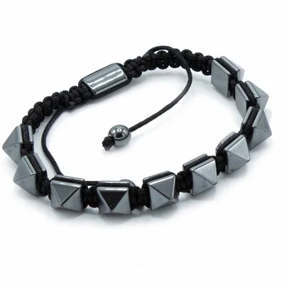 Bracciale Shamballa in Ceramica Magnetica con Piramidi a Punta