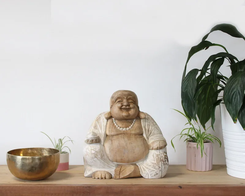 Hand Carved Buddha Statue 30cm Happy Whitewash — foto 3