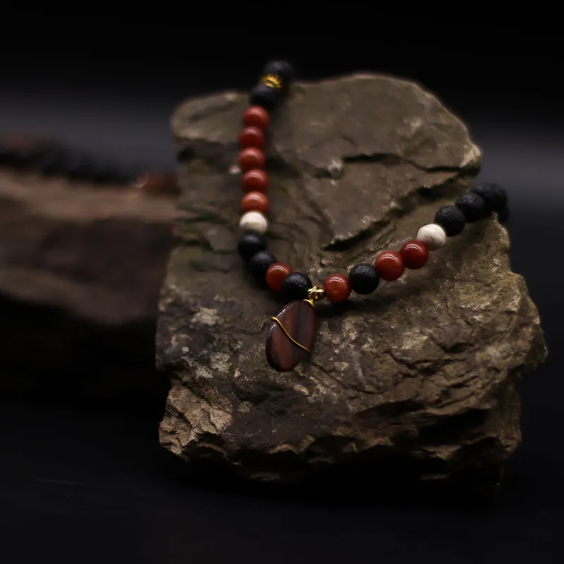 Essence of the Volcano Necklace Protection — foto 3