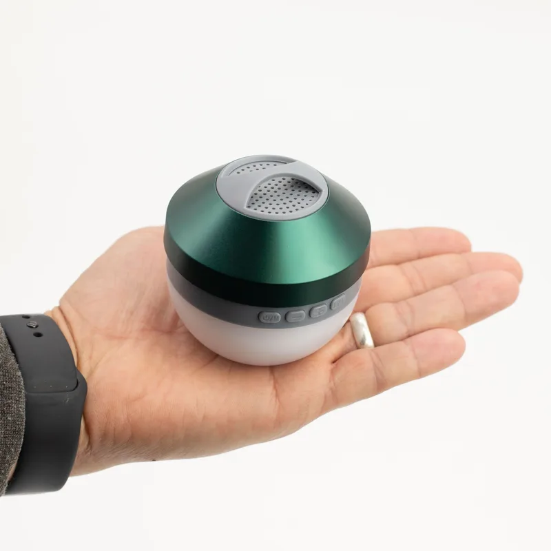 Verde Camping Hanging Light and Mini Speaker — foto 3