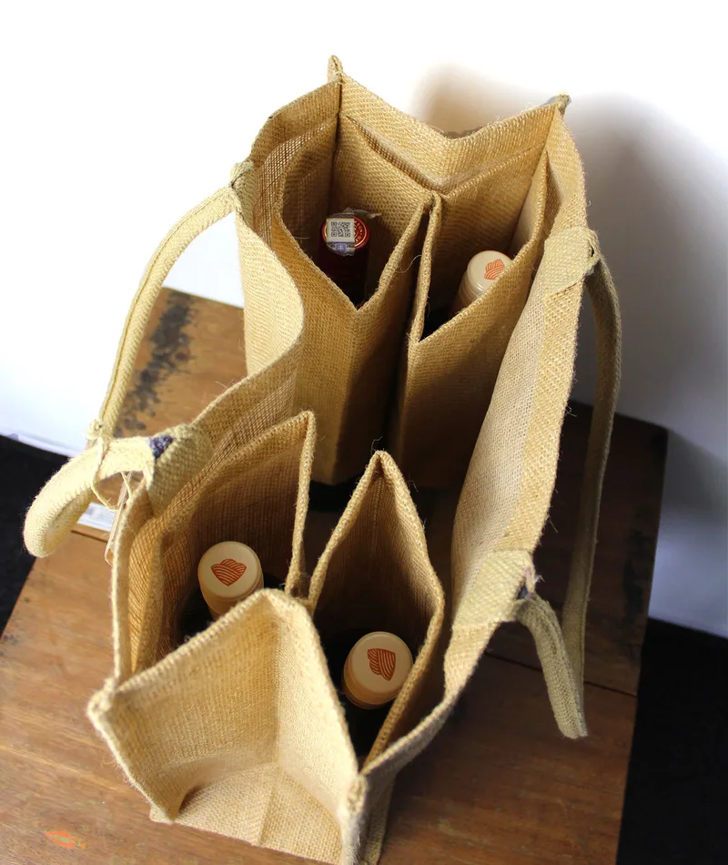 Borsa dello shopping grande in juta con tasca porta bottiglie — foto 1