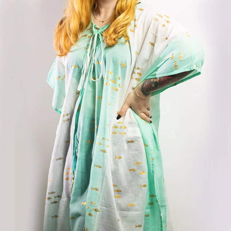 Nomad Sari On the Med Collection Kaftan Bianco & Turquoise & Oro Fish Design — foto 2