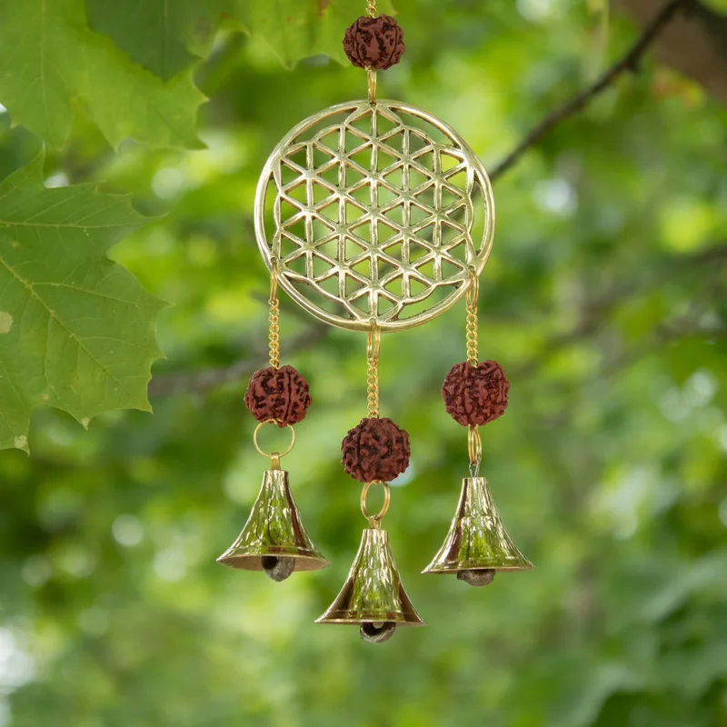 Indian Chimes Brass Fiore of Life with Rudraksha Beads 3 Bells 6x27cm — foto 4