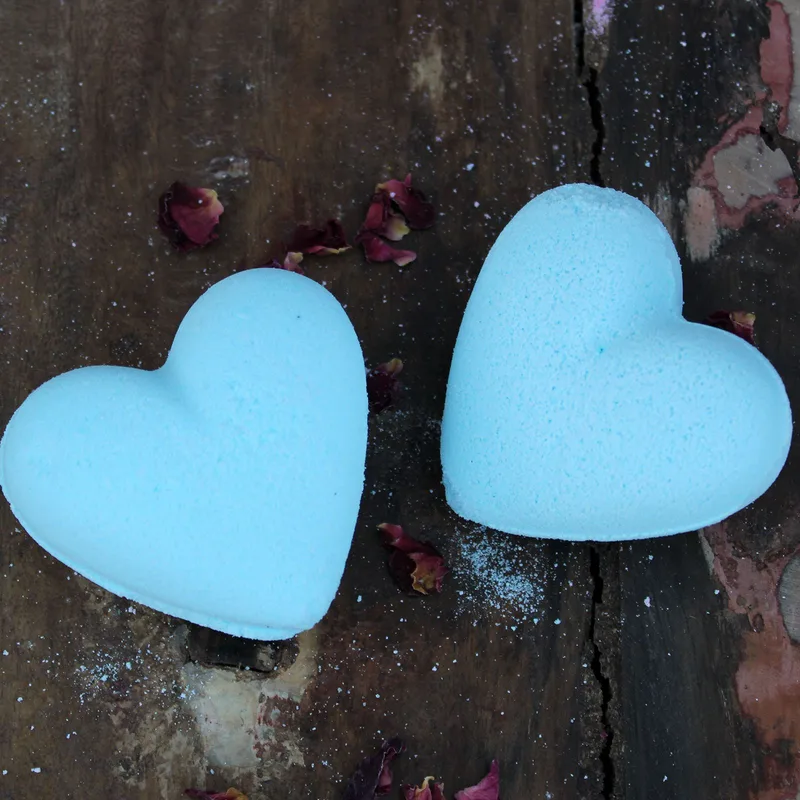 Love Heart Bagno Bomba 70g - Baby Powder — foto 1