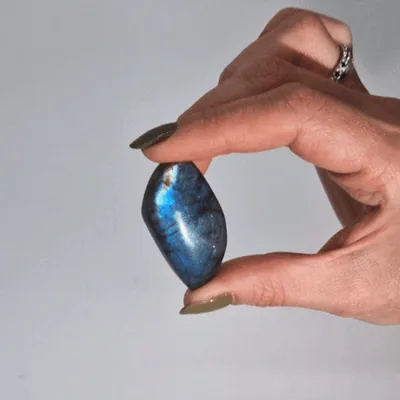 Madagascar Labradorite Leaf Stones (approx 13-20gms 40-50mm) — foto 1