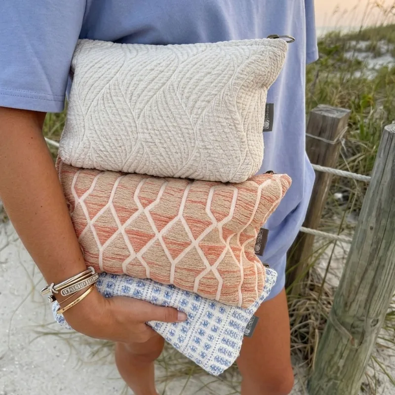 Nomad Sari Indian Jacquard Toiletry Bag Coral Maze — foto 3