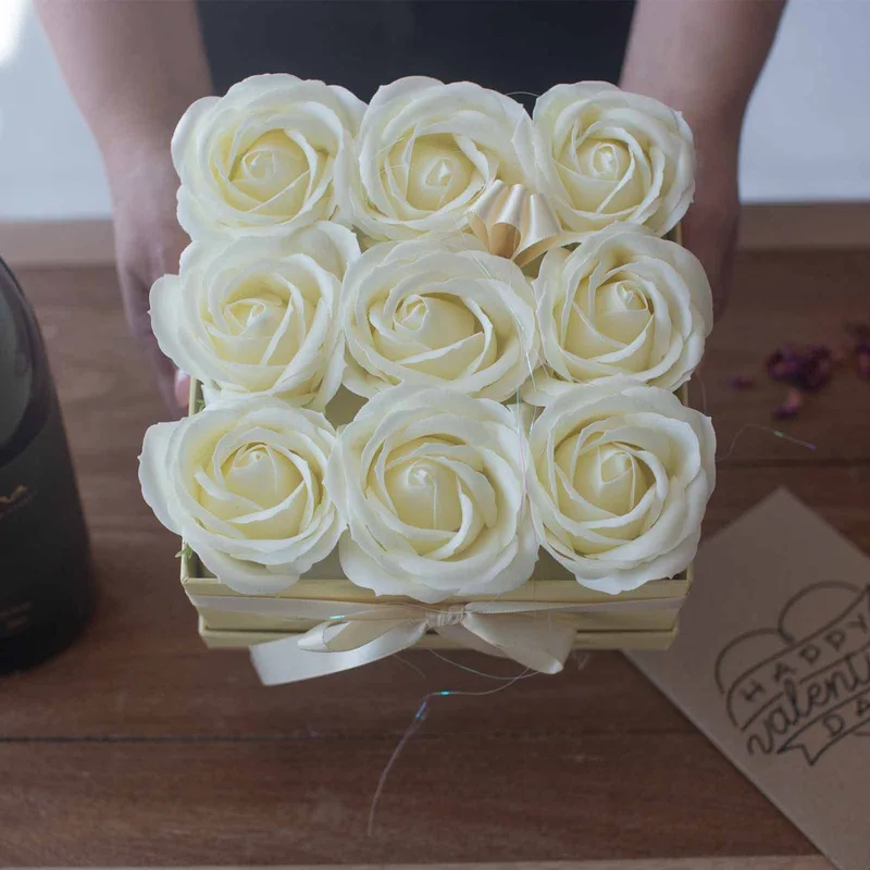 Sapone Fiore Gift Bouquet 9 Crema Roses Square — foto 1
