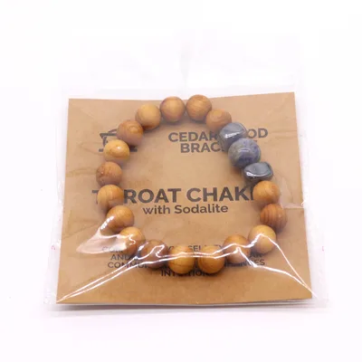 Bracciale in legno di cedro per il chakra del terzo occhio con sodalite. — foto 1