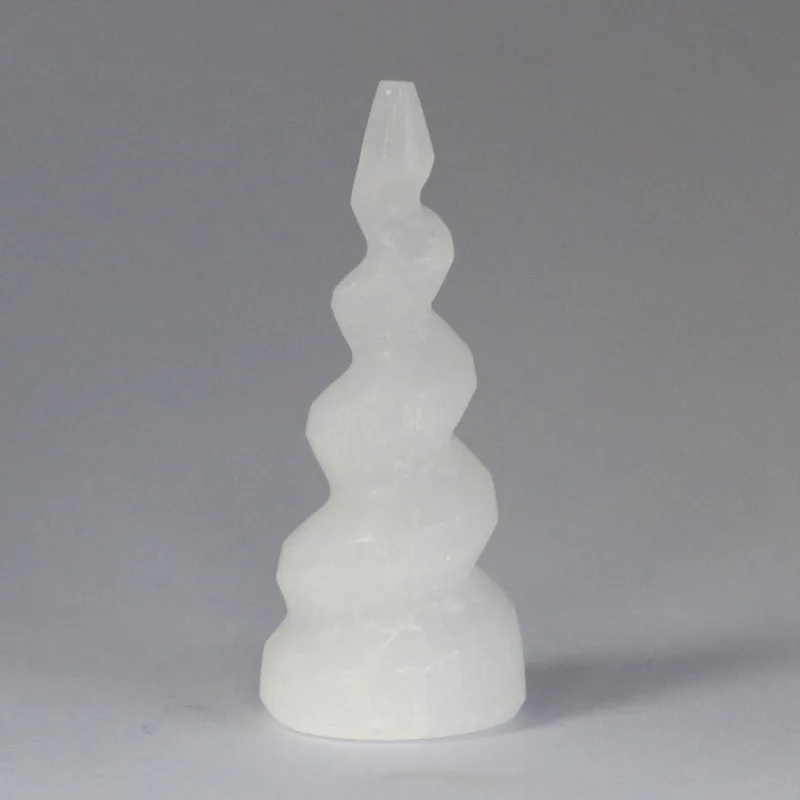 Selenite Spiral Unicorn Horn Tower 10 cm — foto 3