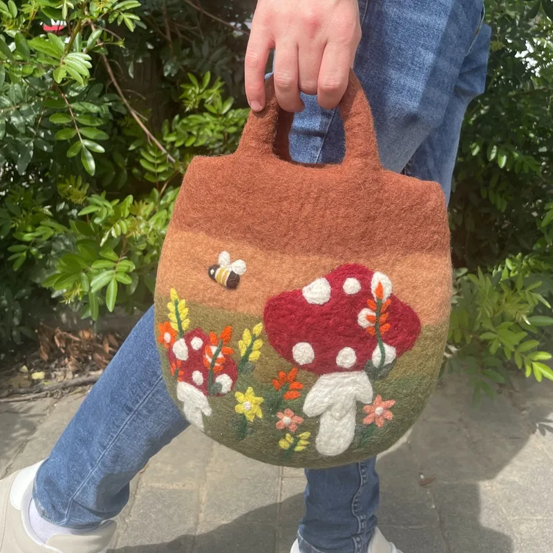 Mushroom Garden Felted Bag 35x27cm — foto 3