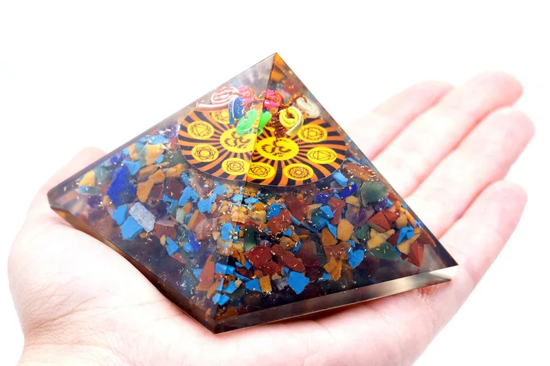 Orgonite Pyramid Om Chakra 70 mm — foto 1