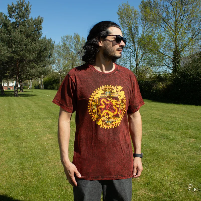 Nomad Sari Stonewashed Cotton T-Shirt Dragon Mandala Maroon Small — foto 4