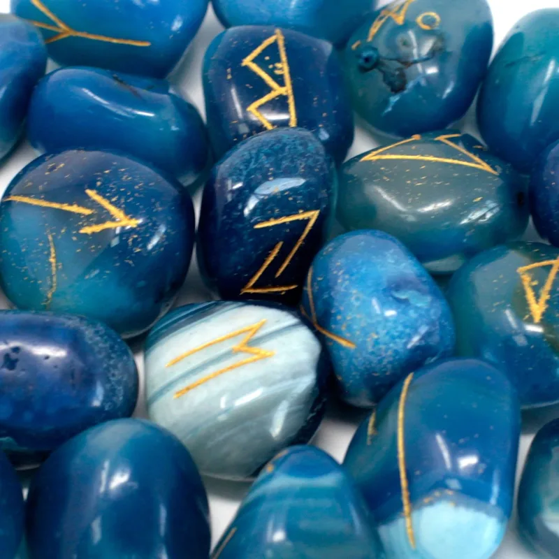 Runes Stone Set in Pouch Blu Onyx