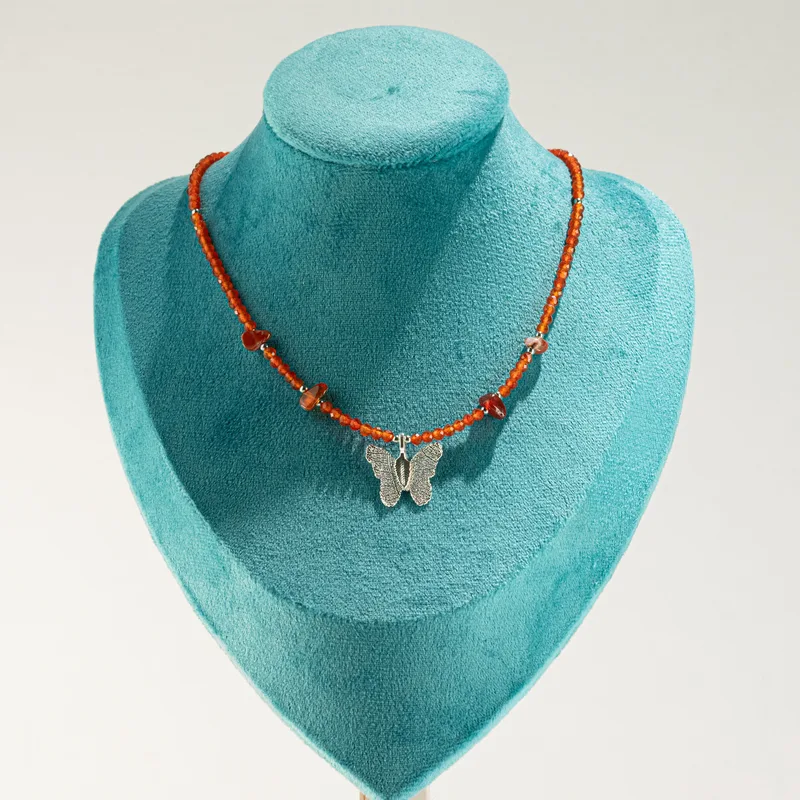 Collana con Pietra Rossa Nymfa e Ciondolo Farfalla Reale con Foglia Vera — foto 6