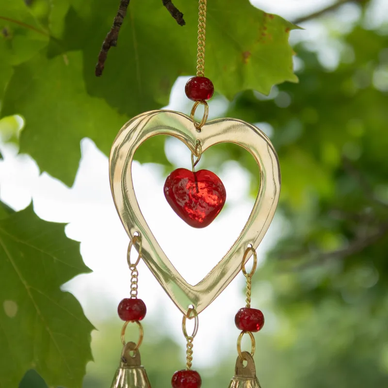 Indian Chimes - Brass With Ruby Glass Heart Beads - 3 Bells - 6.5x24cm — foto 4