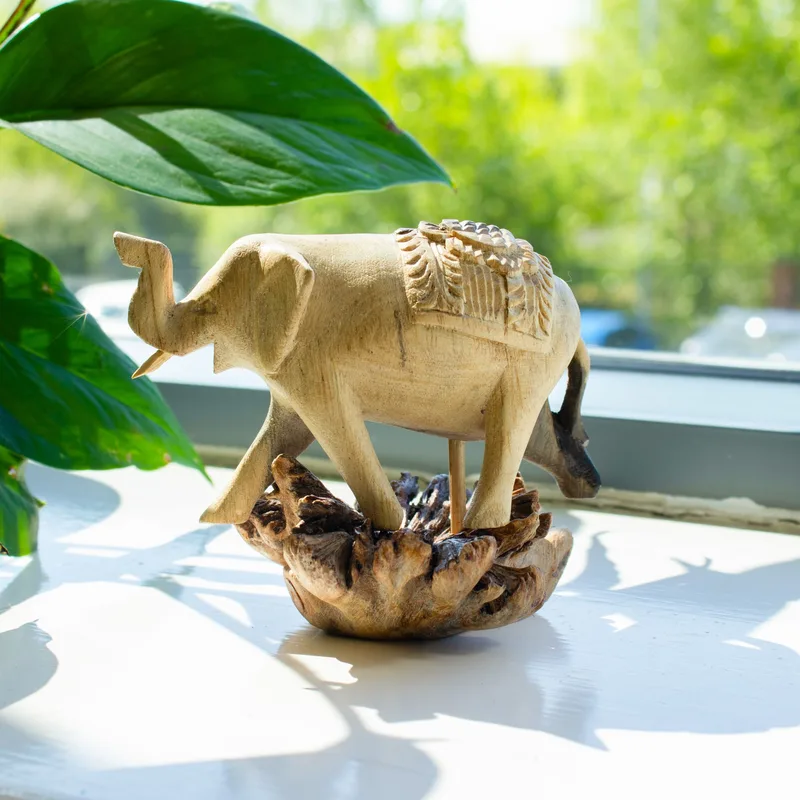 Fatto a mano Parasite Legno Art Carving Elephant Walking — foto 1