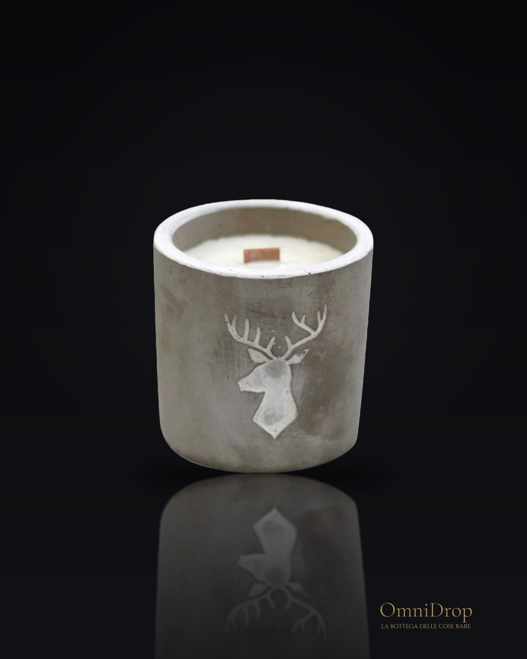 Candela di soia Stag Head al whiskey e legno di fumo, un rituale di forza e introspezione