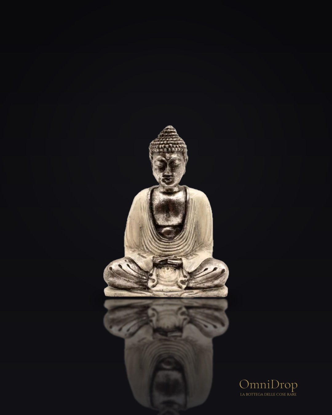 Buddha in stile medio in ceramica bianca e grigia, per un angolo di serenità