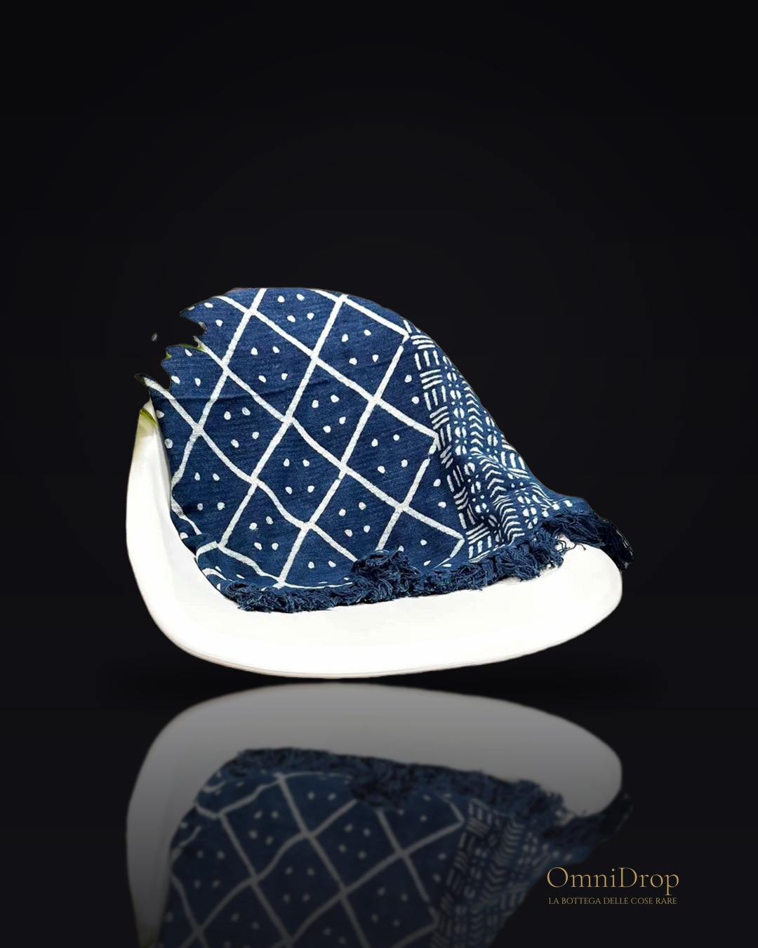 Coperta artigianale in lino indigo per un tocco di calore e carattere nella stanza, per un angolo che ti somiglia