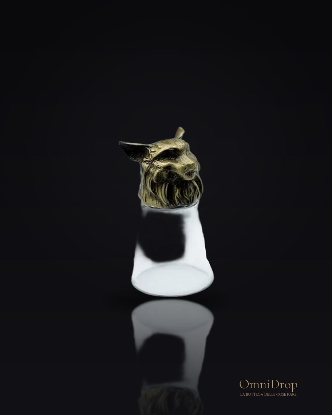 Bicchieri da shot in bronzo con figure di creature mistiche, per creare un'atmosfera magica