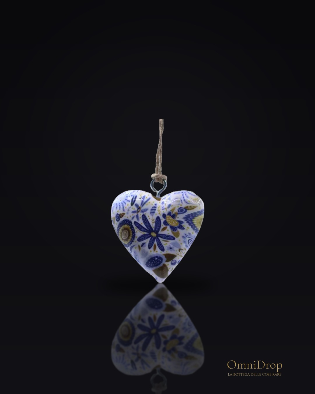 Decorazione in legno floreale blu, Tocca eleganza all'angolo della stanza