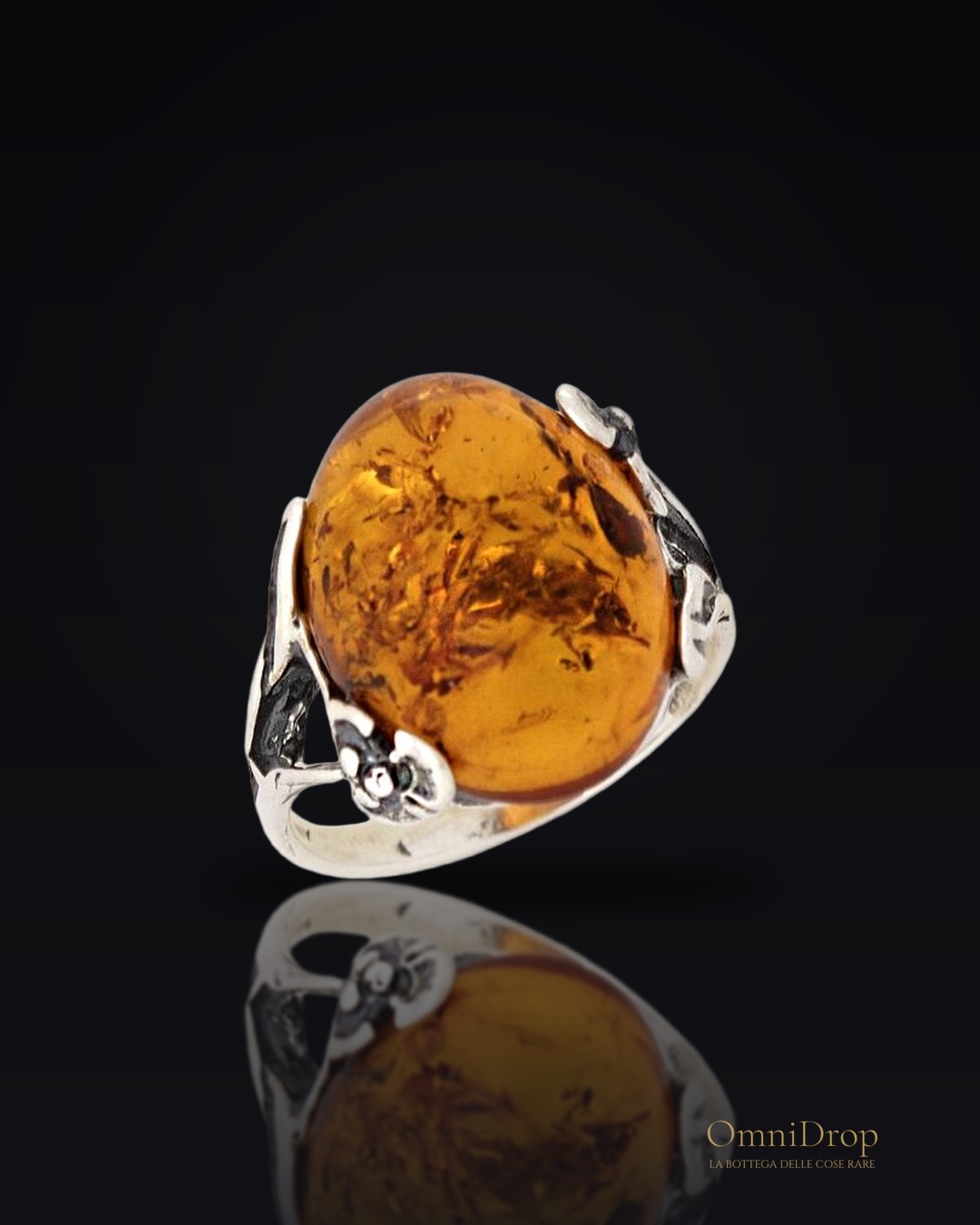 Anello ambra cognac, per evocare i tuoi sogni antichi