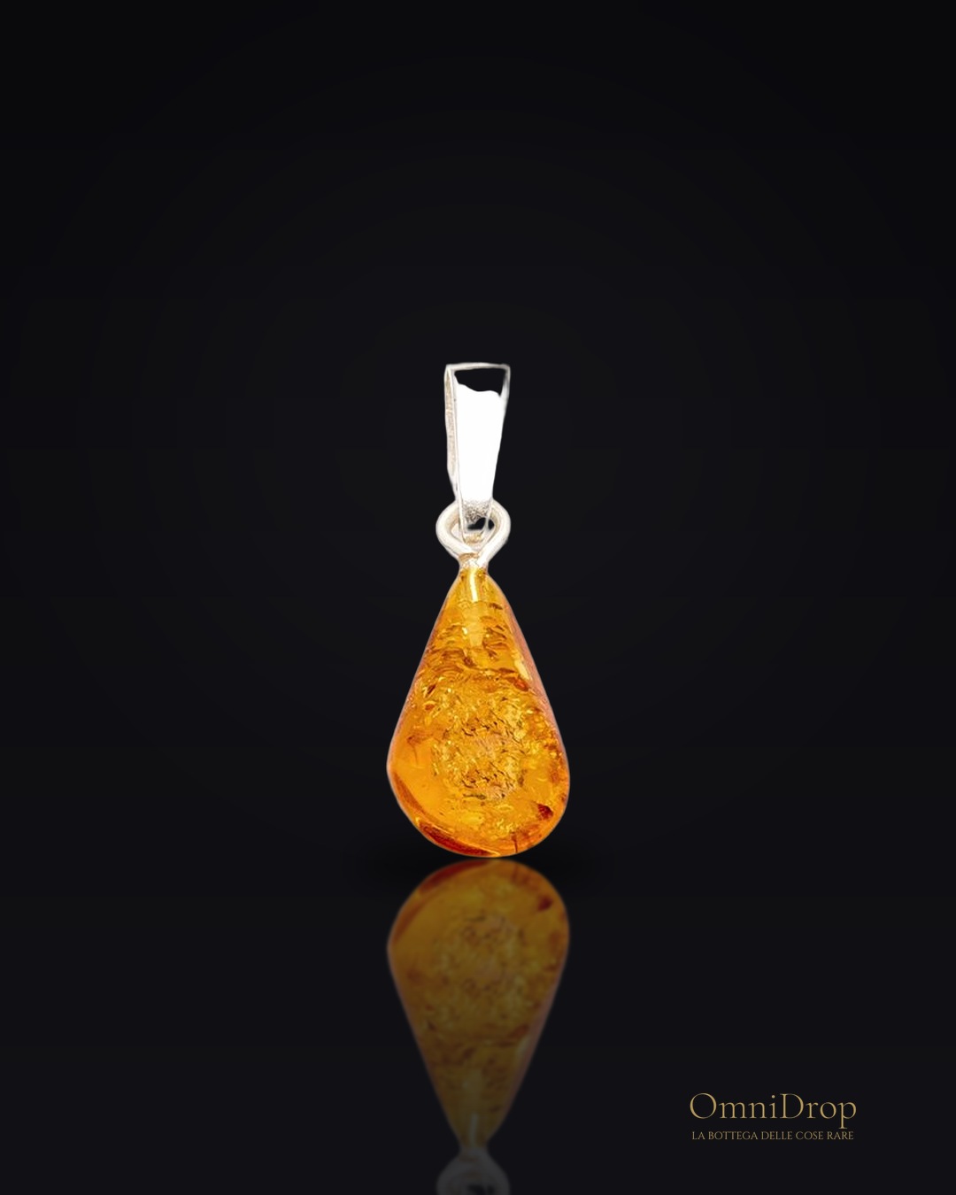Ciondolo a goccia in argento 925 con ambra cognac, per un pensiero che brilla (1-1,7 + 0,7 cm)