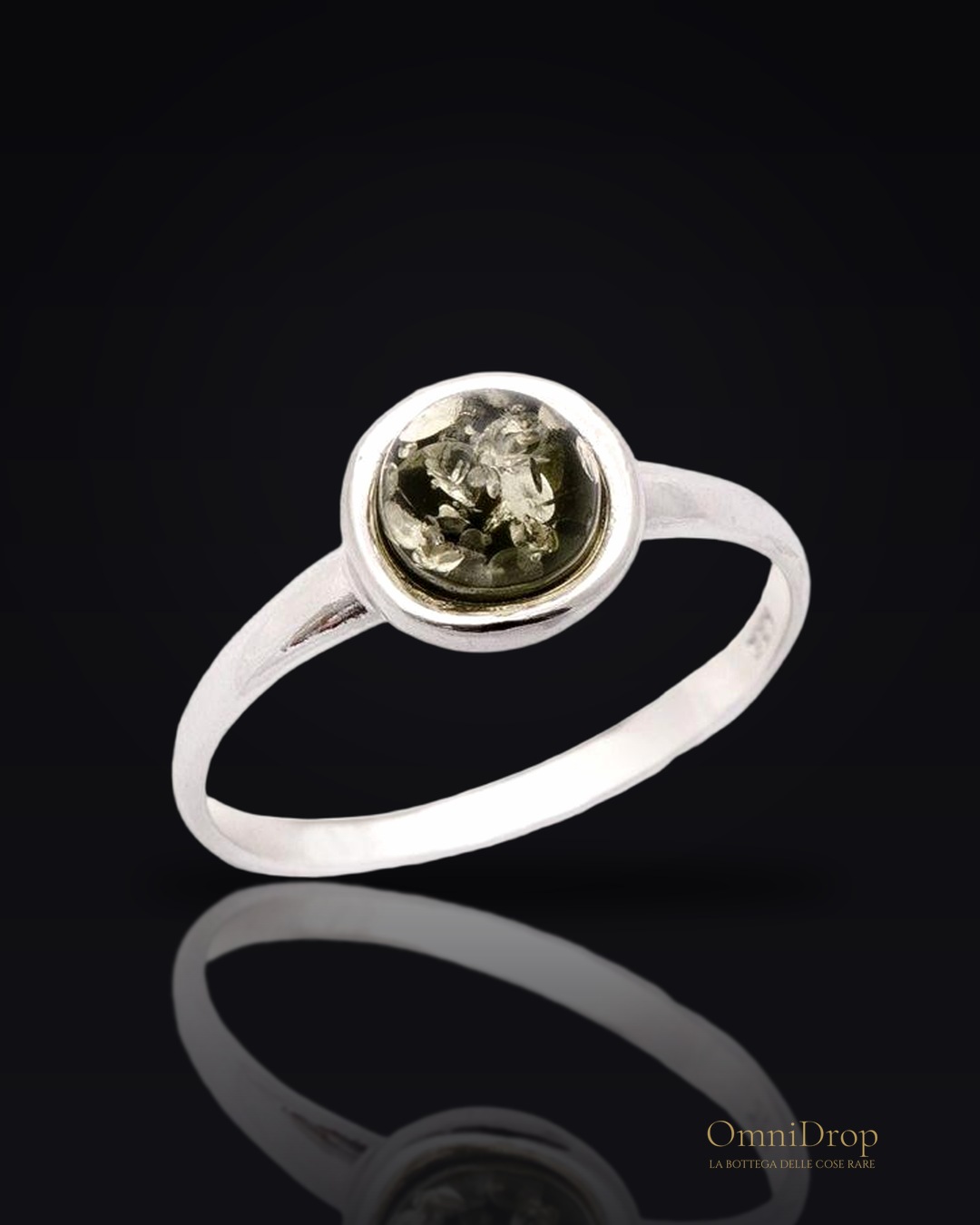 Anello ambra verde, per portare la serenità del Mar Baltico