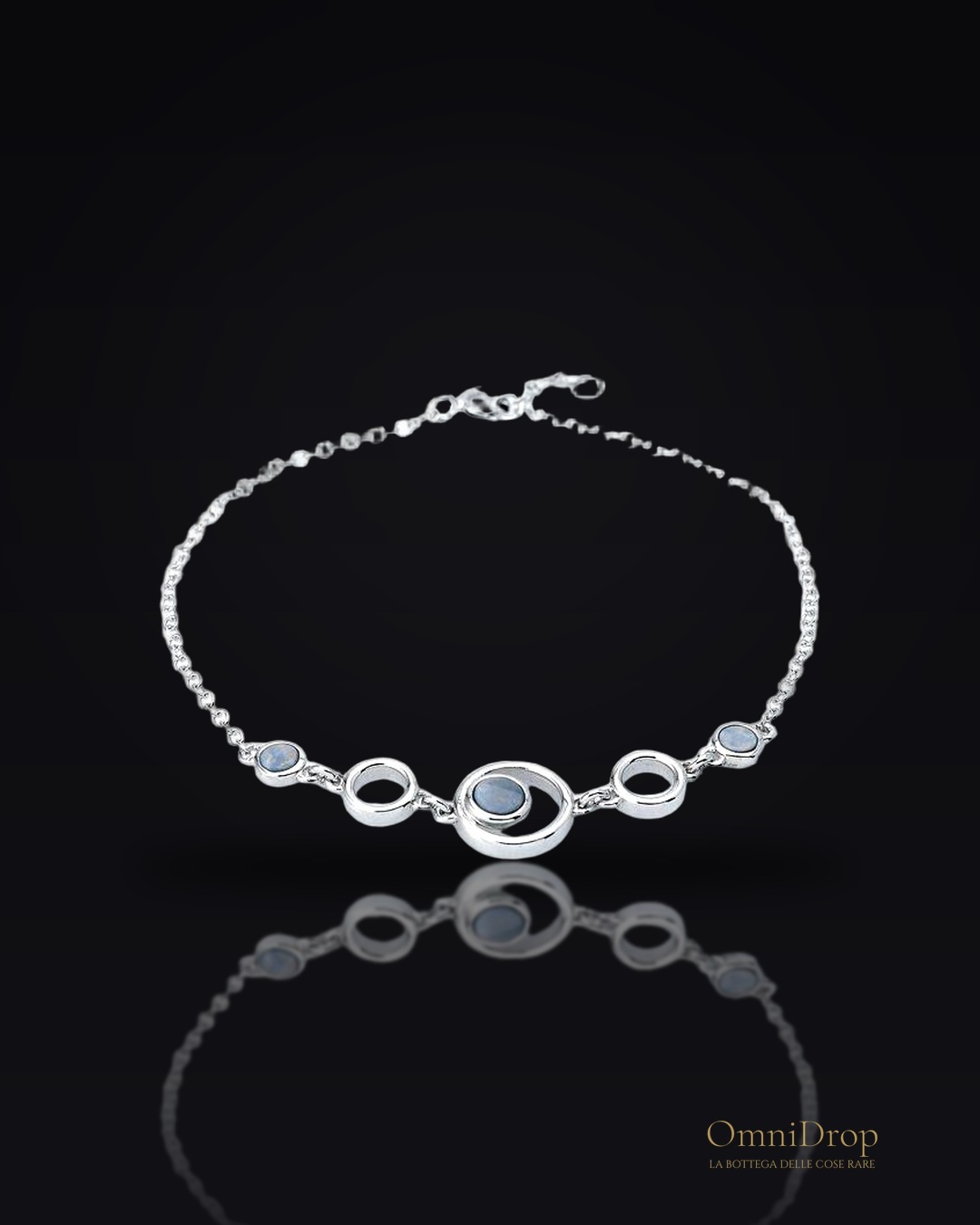 Bracciale opale blu, per evocare l'infinito
