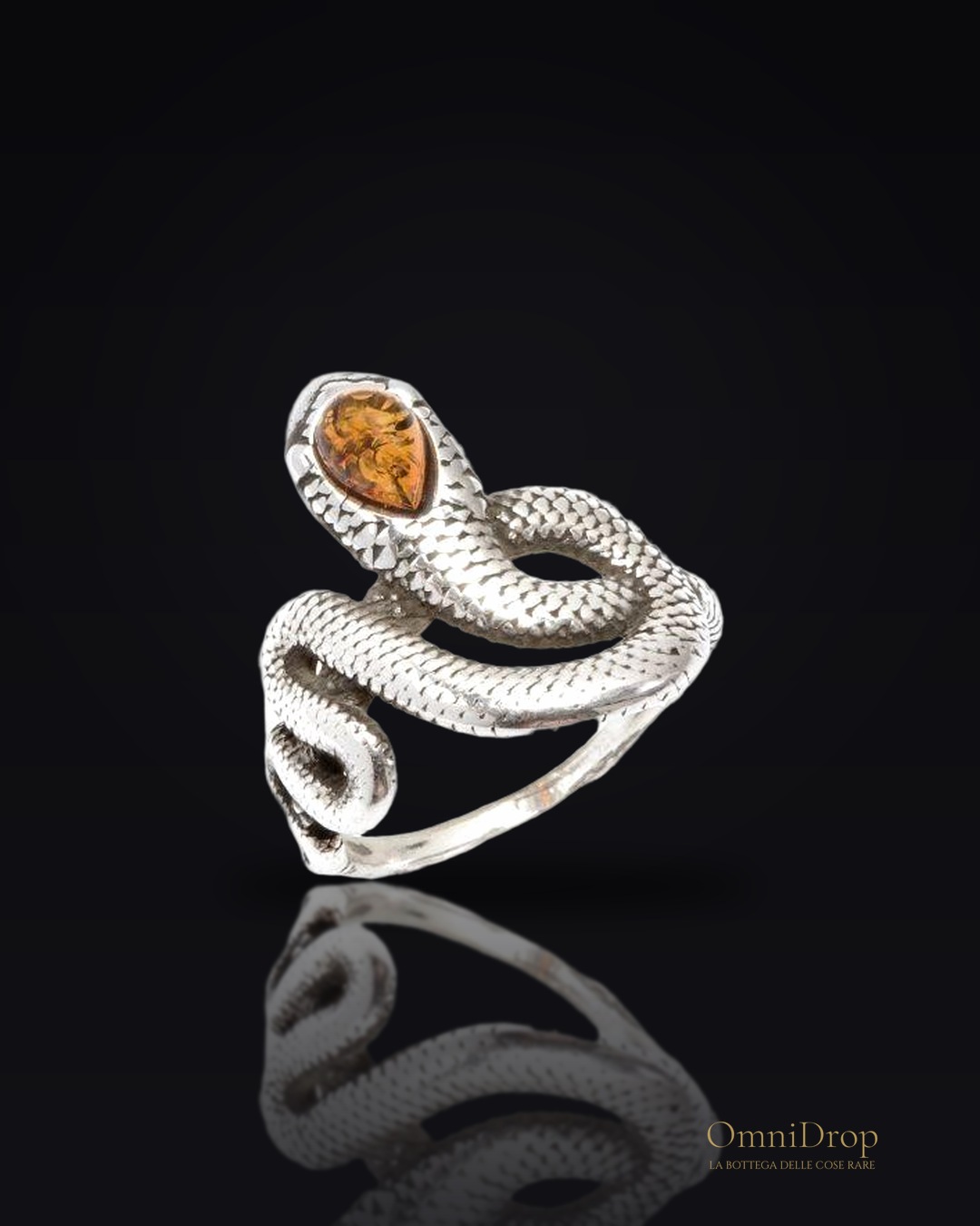 Anello serpente ambra cognac, per portare con te i tuoi ricordi
