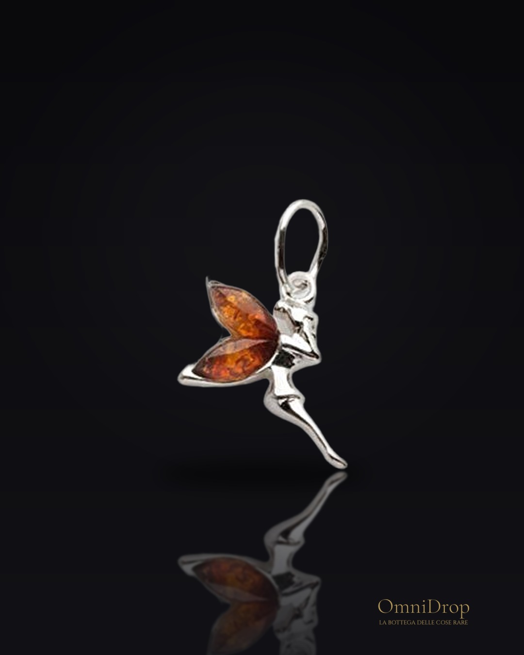 Ciondolo fata in argento 925 rodiato con ambra cognac, per custodire la tua magia