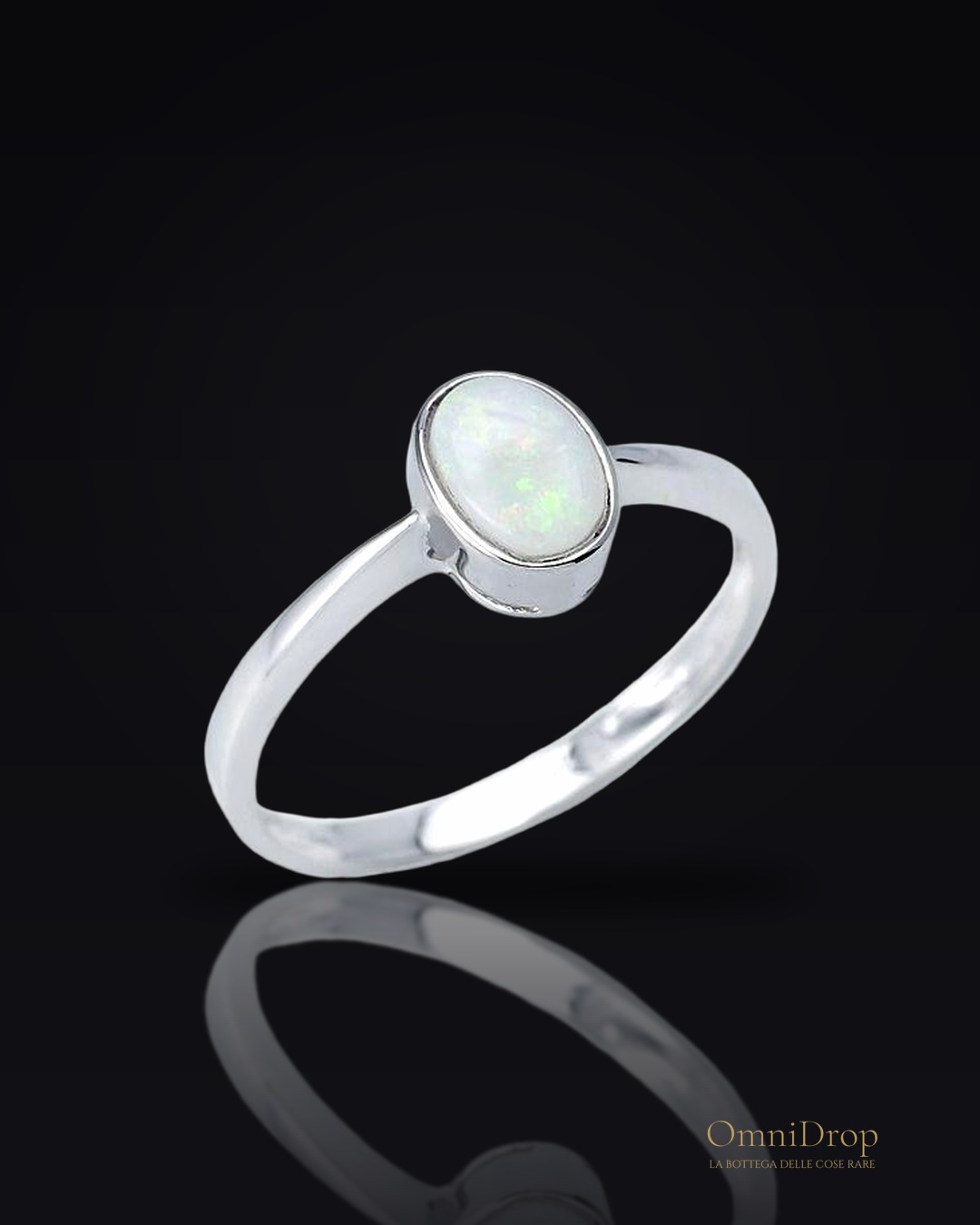 Anello opale bianco australiano ovale, per raccontare la tua storiA