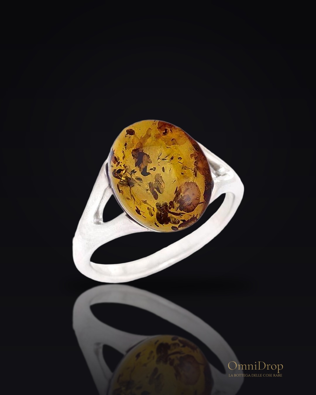 Anello in argento 925 e ambra naturale del Baltico, per illuminare ogni gesto