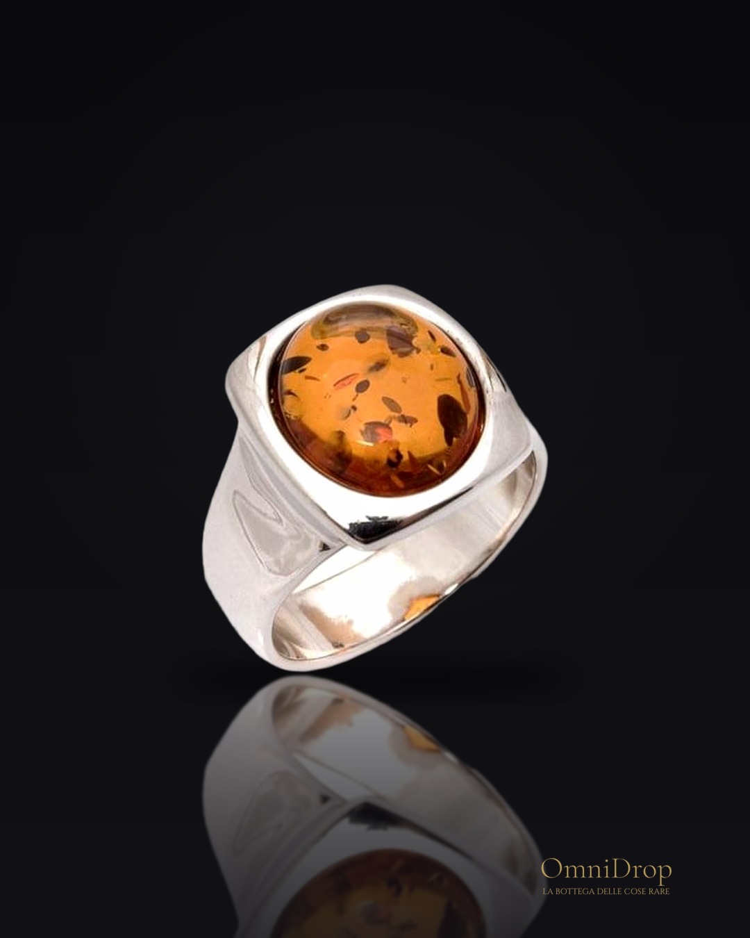 Anello sigillo rettangolare con ambra ovale, per custodire i tuoi segreti