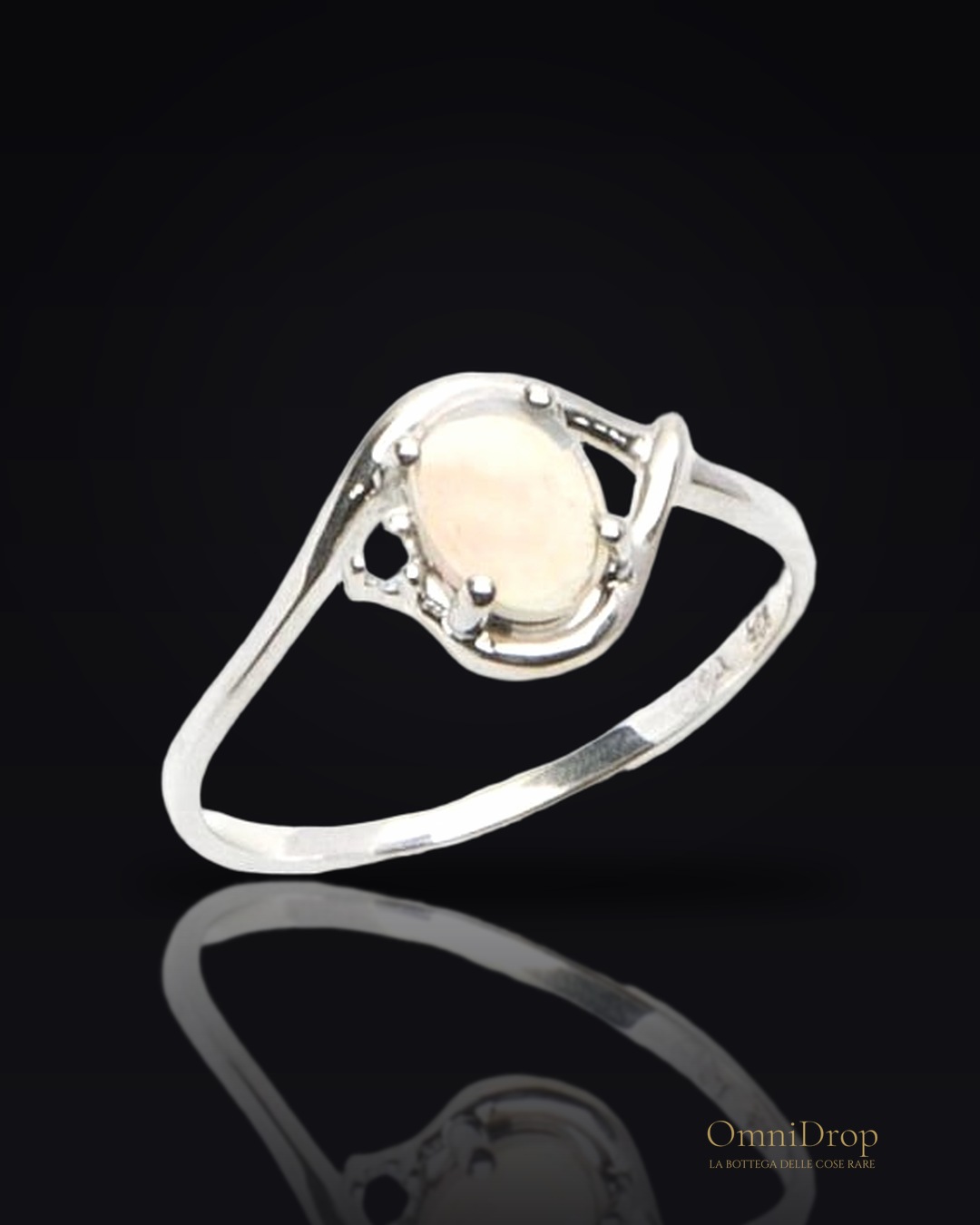 Anello goccia opale zirconio, per evocare ricordi dolci