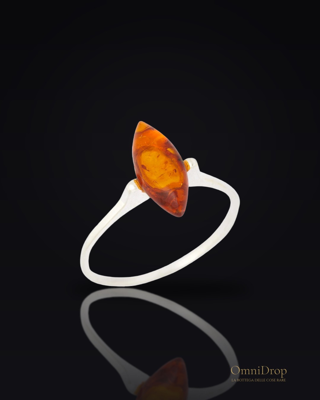 Anello ambra cognac, navetta Mar Baltico, per racchiudere i tuoi ricordi