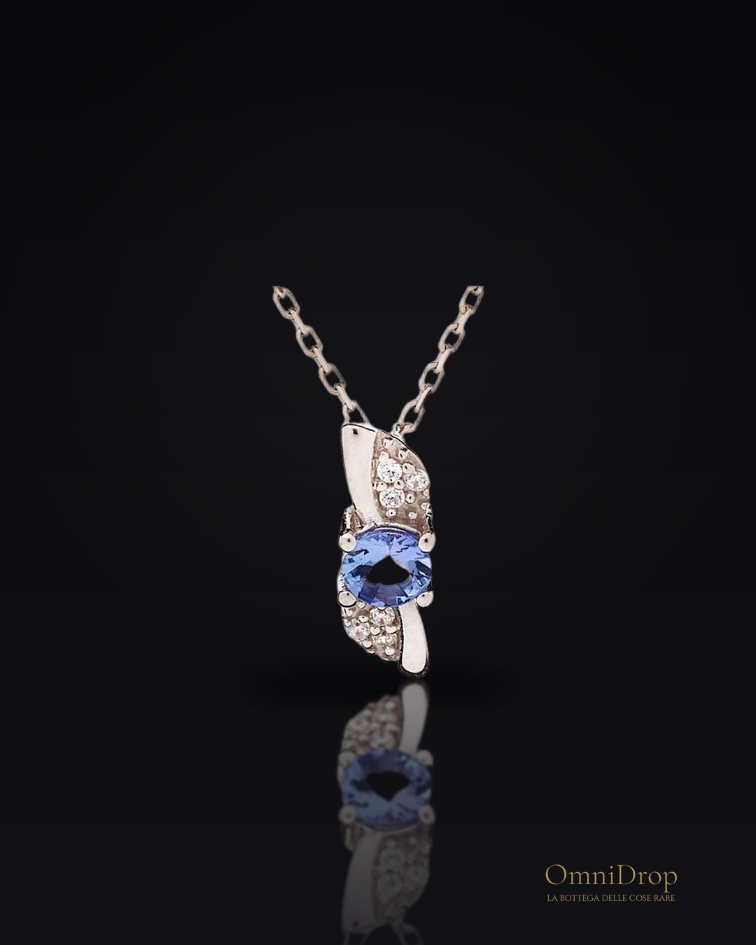 Ciondolo tanzanite blu, per evocare l'eterna notte