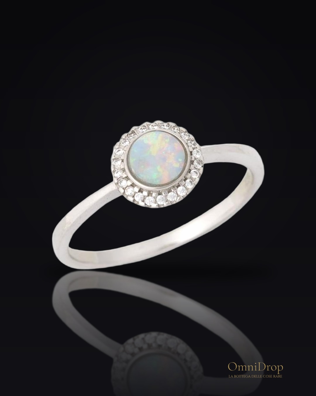 Anello opale e zirconio, per illuminare il tuo cammino