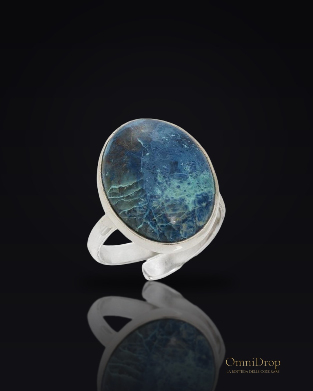 Anello con zaffiro blu naturale, per evocare l'oceano vasto